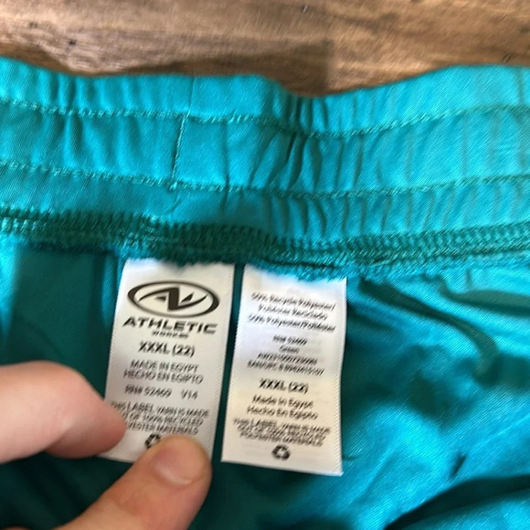 NWT women’s mesh summer shorts green 3XL (22) - Picture 2 of 2